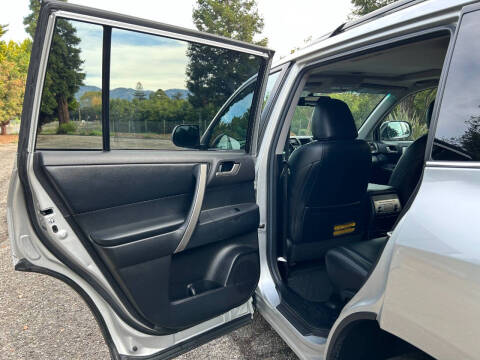 2013 Toyota Highlander SE