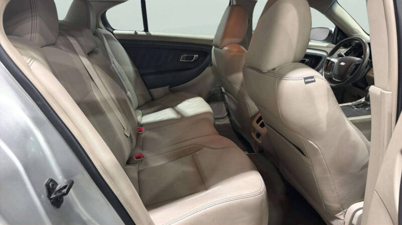 2011 Ford Taurus SEL