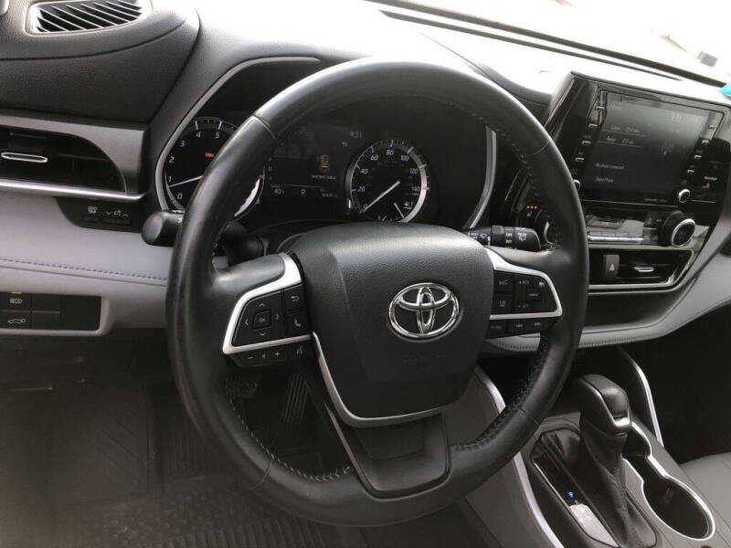 2022 Toyota Highlander XLE