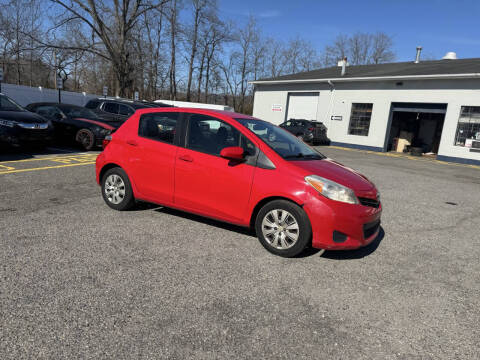 2014 Toyota Yaris 5-Door LE