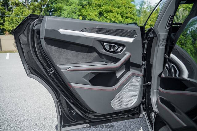2024 Lamborghini Urus S