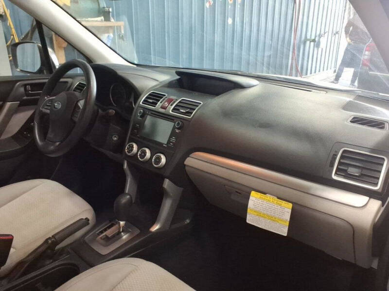 2016 Subaru Forester 2.5i