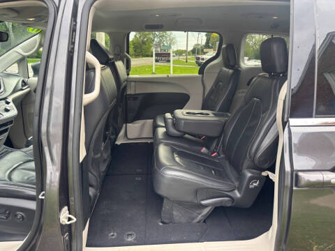 2017 Chrysler Pacifica Touring-L