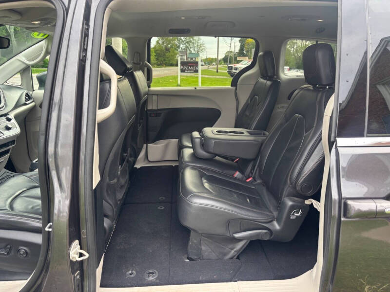 2017 Chrysler Pacifica Touring-L