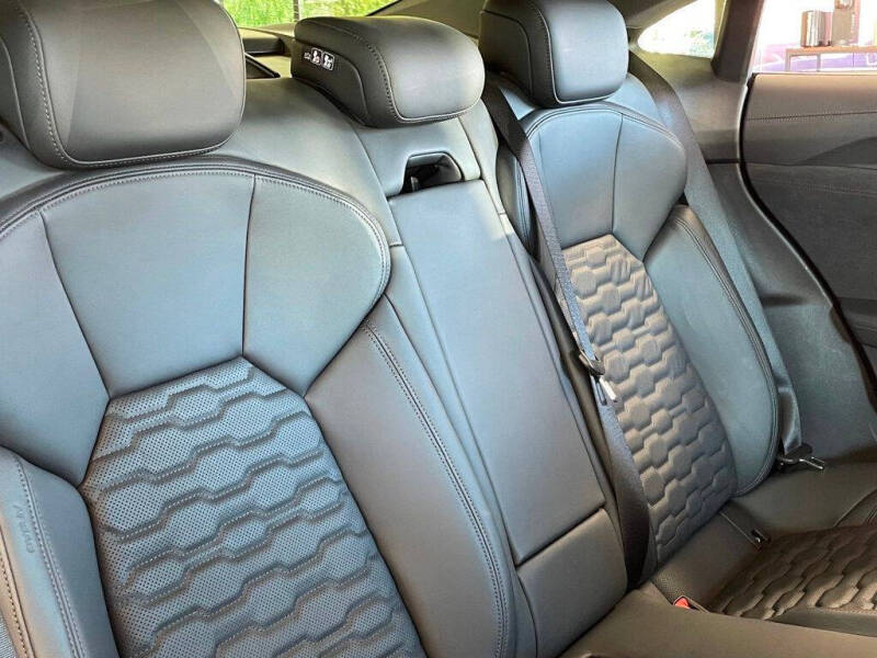 2023 Audi e-tron GT quattro Premium Plus