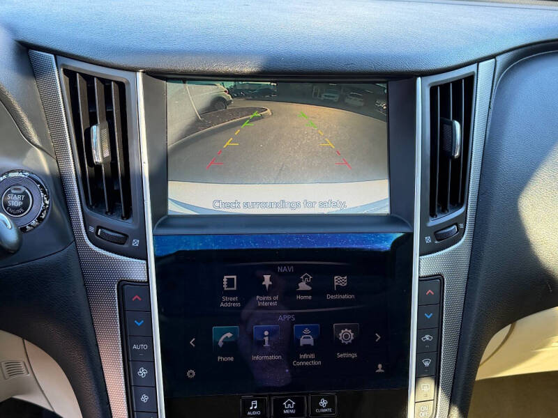 2015 Infiniti Q50 Premium