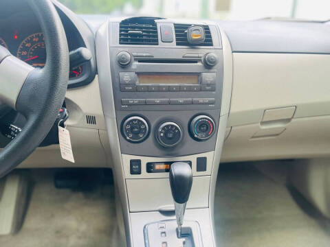 2011 Toyota Corolla LE