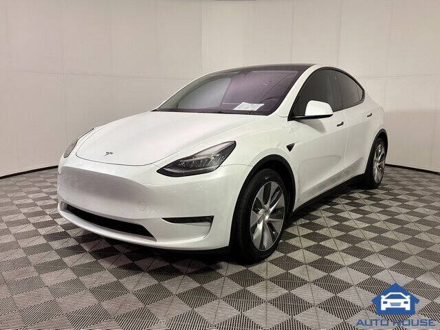 2022 Tesla Model Y Long Range's photo