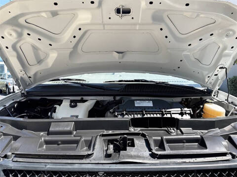 2023 Chevrolet Express 2500