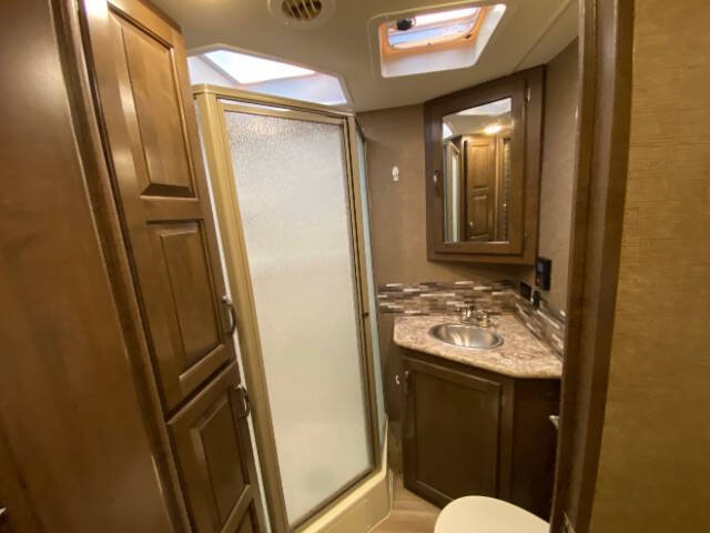 2017 Ford E-Series E-450 SD