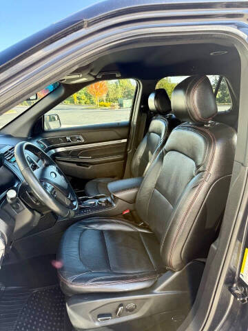 2017 Ford Explorer Sport