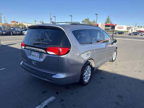 2020 Chrysler Voyager LXi