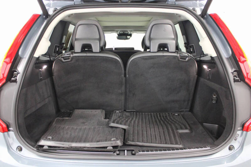 2020 Volvo XC90 T5 Momentum