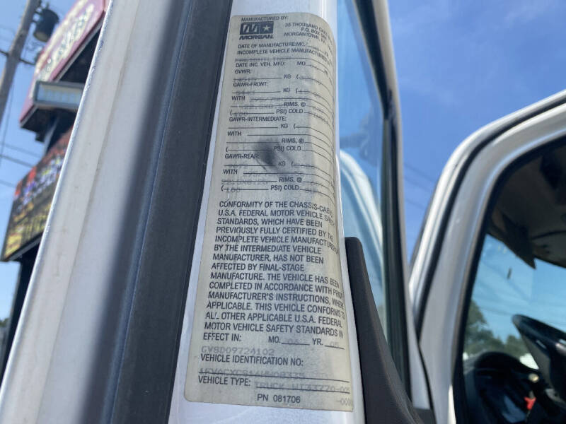 2006 Freightliner M2 106