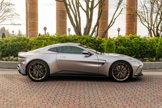 2025 Aston Martin Vantage