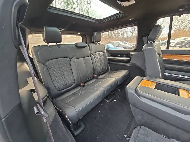 2022 Jeep Grand Wagoneer Series III