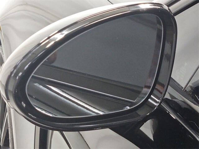 2023 Porsche Panamera Platinum Edition