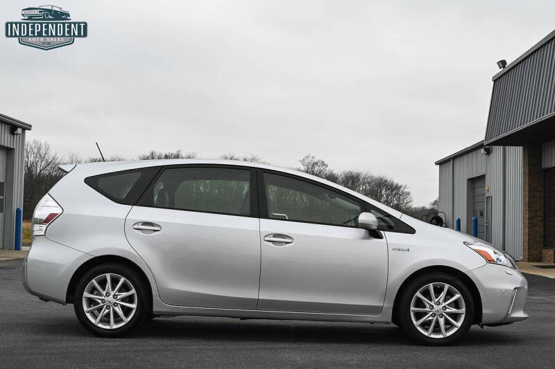 2012 Toyota Prius v Two