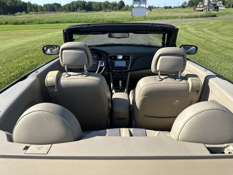 2011 Chrysler 200 Limited