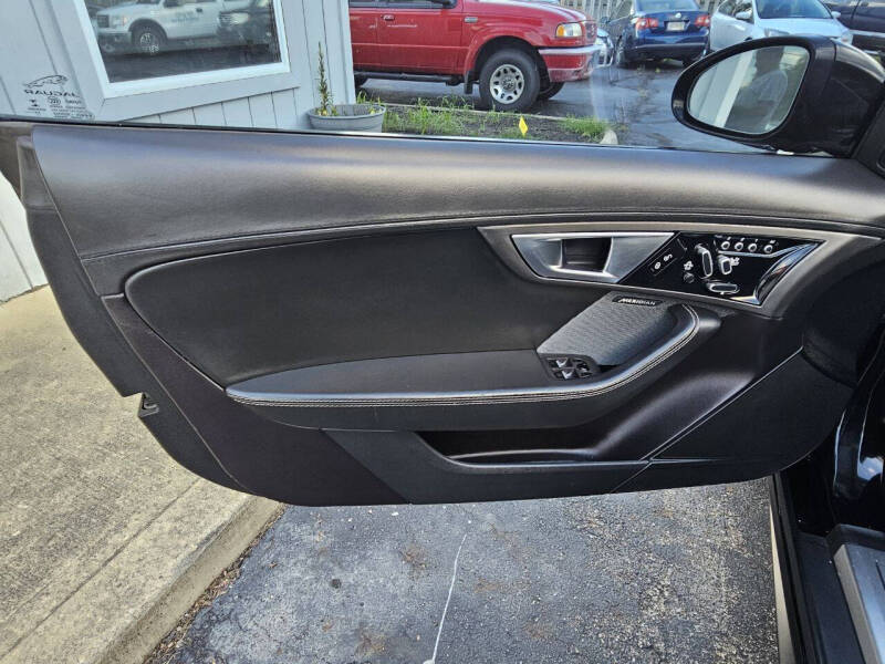 2014 Jaguar F-TYPE V8 S