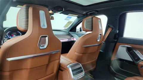 2023 BMW 7 Series 740i