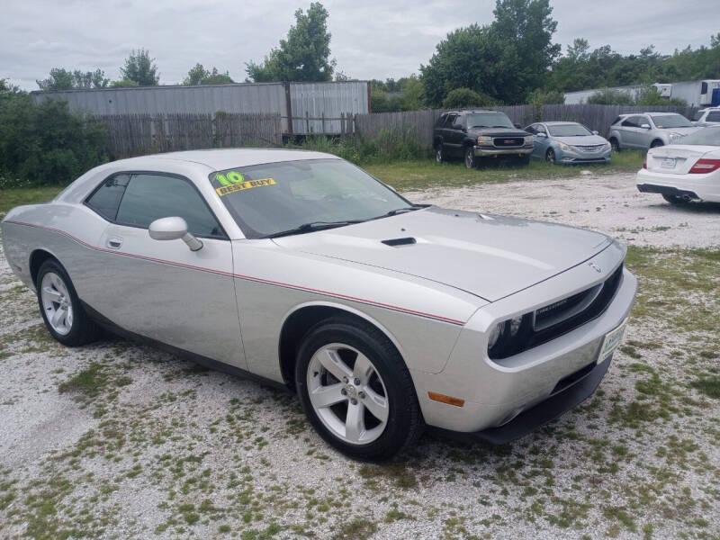 2010 Dodge Challenger SE photo 3