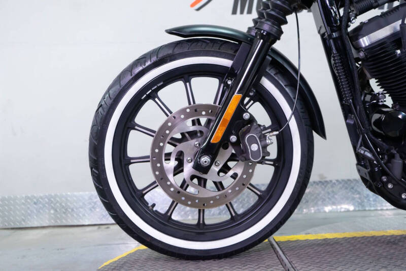 2015 Harley-Davidson Iron 883