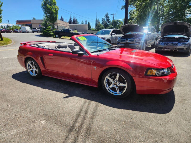 2000 Ford Mustang