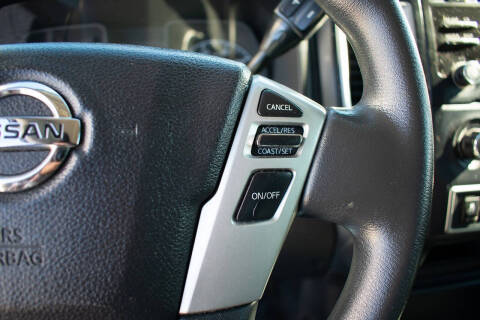 2017 Nissan Titan SV