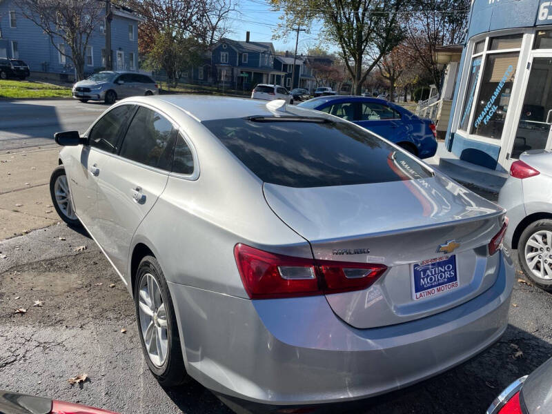 2017 Chevrolet Malibu 1LT photo 5