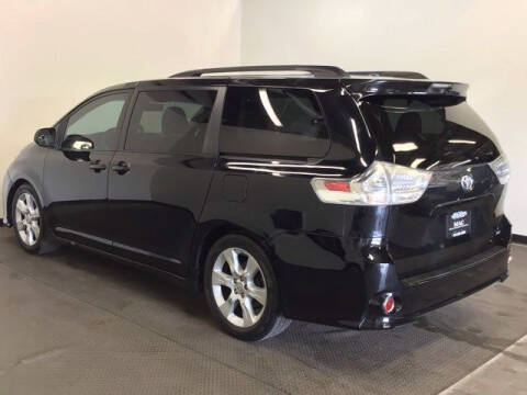 2012 Toyota Sienna SE 8-Passenger
