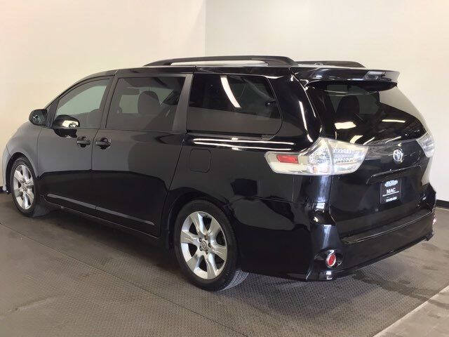 2012 Toyota Sienna SE 8-Passenger