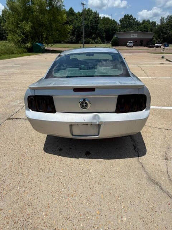 2009 Ford Mustang V6 Deluxe