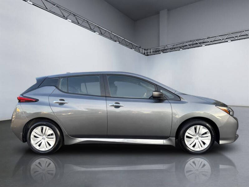 2022 Nissan LEAF S