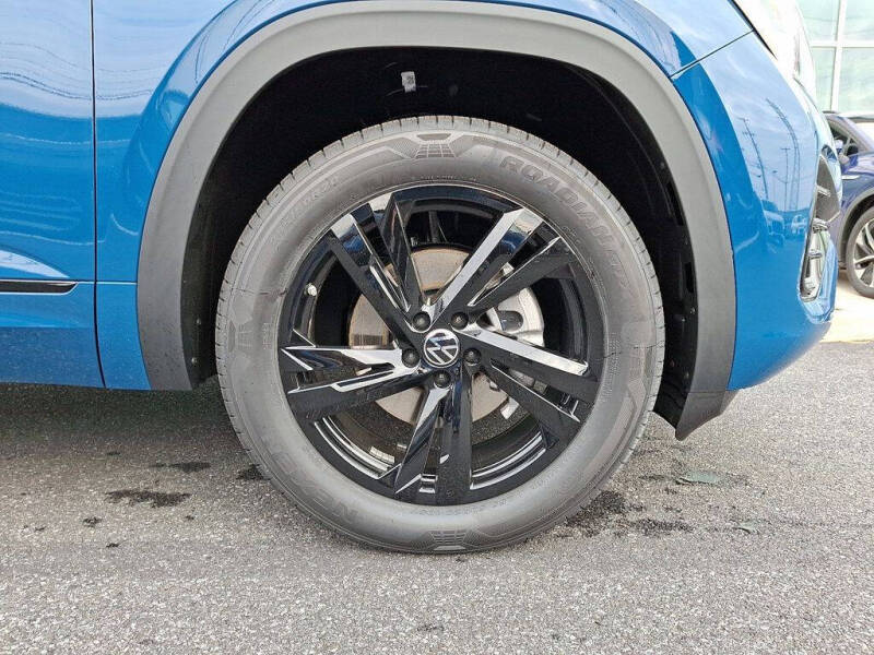 2026 Volkswagen Atlas Cross Sport SEL R-Line Black 4Motion