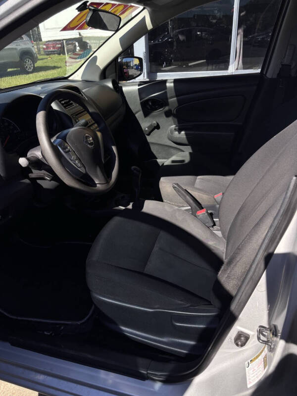 2016 Nissan Versa 1.6 S