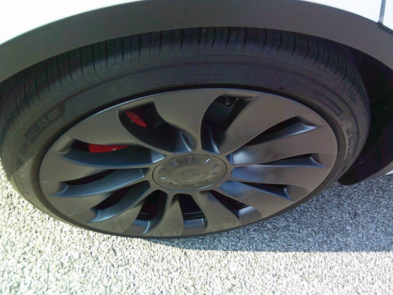 2024 Tesla Model Y Performance