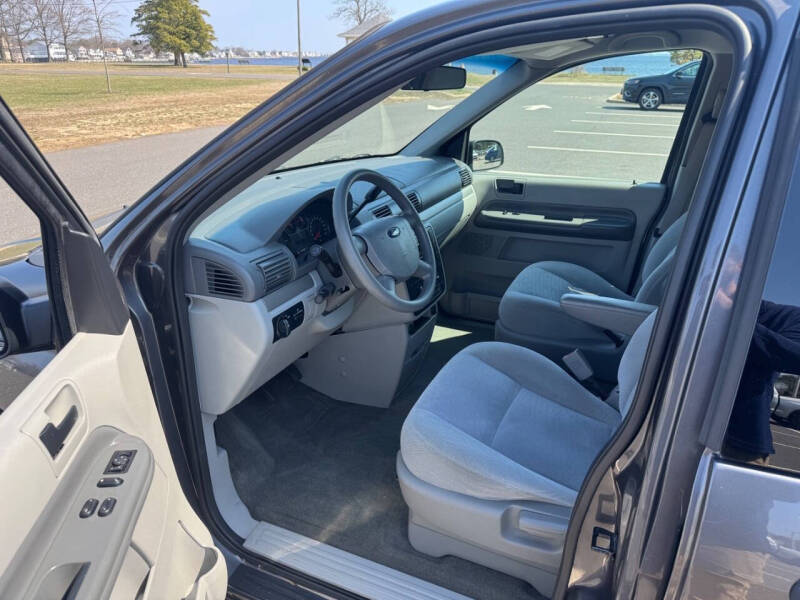 2004 Ford Freestar S