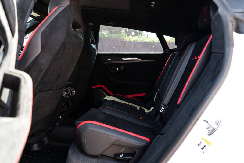 2024 Lamborghini Urus Performante