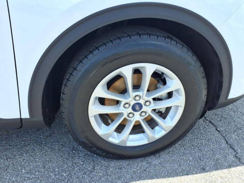 2020 Ford Escape SE