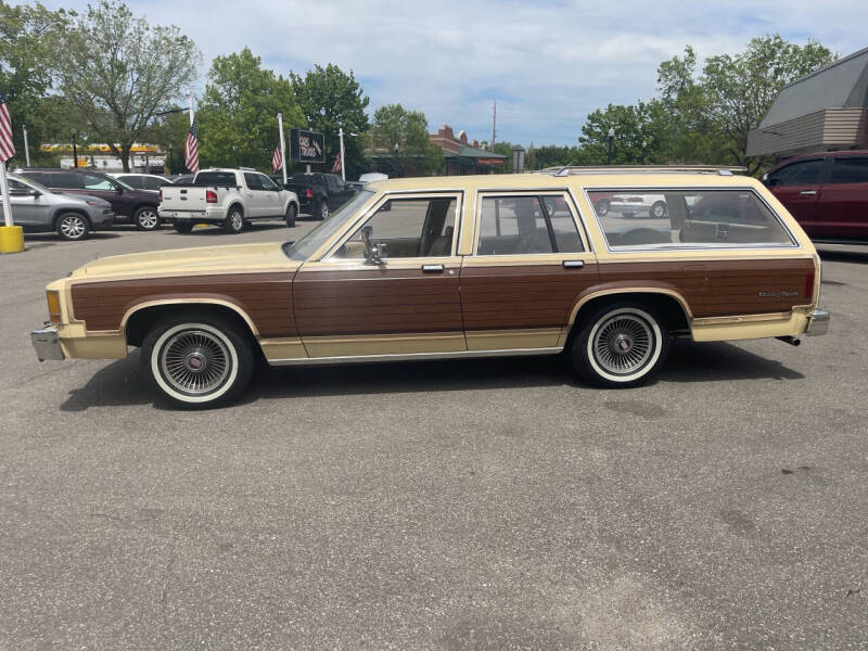 1981 Ford LTD Crown Victoria Country Squire