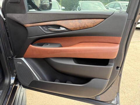 2016 Cadillac Escalade Luxury Collection