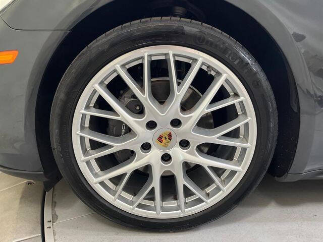 2018 Porsche Panamera 4