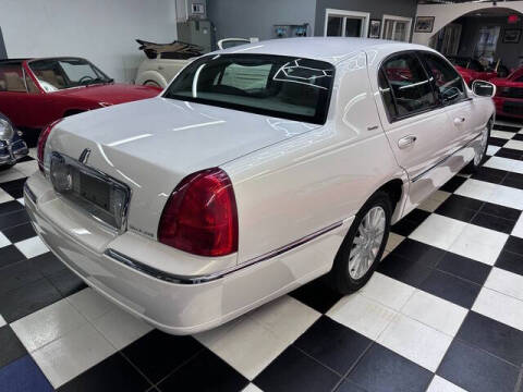 2003 Lincoln Town Car Executive