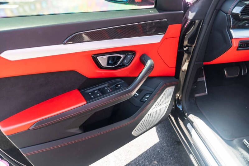 2020 Lamborghini Urus