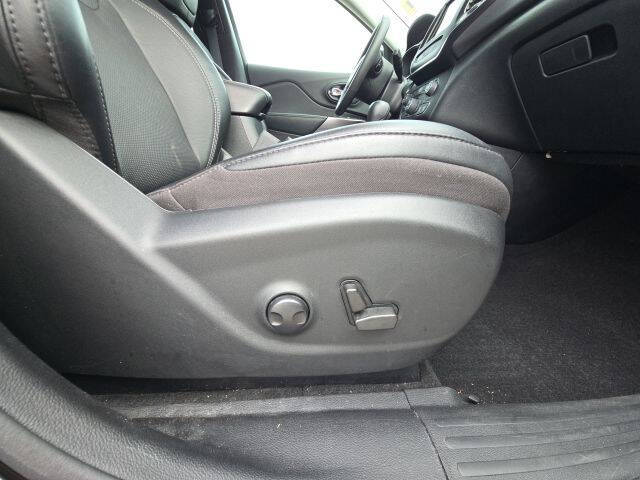 2022 Jeep Cherokee Latitude Lux