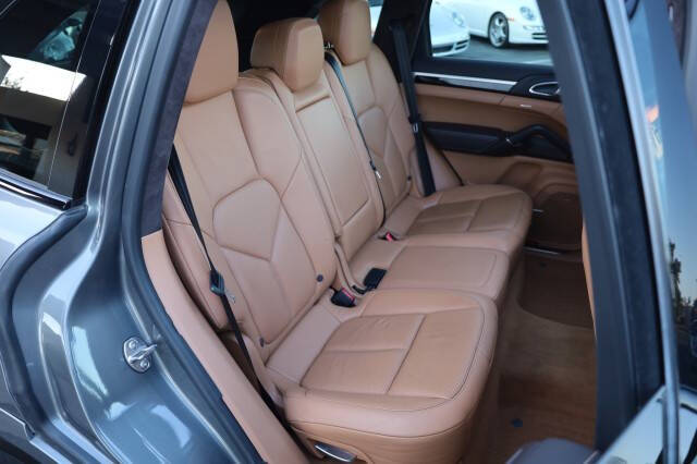 2014 Porsche Cayenne GTS