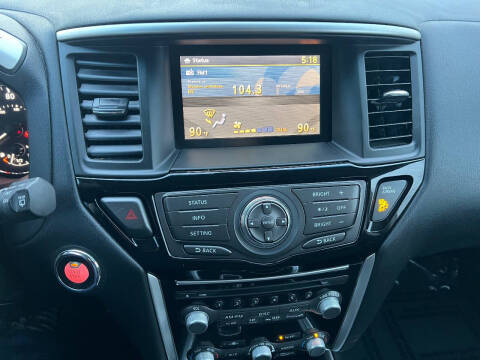 2015 Nissan Pathfinder SV