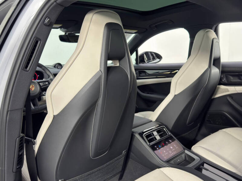 2024 Porsche Panamera 4