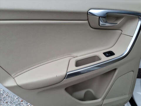 2015 Volvo XC60 T6 Platinum